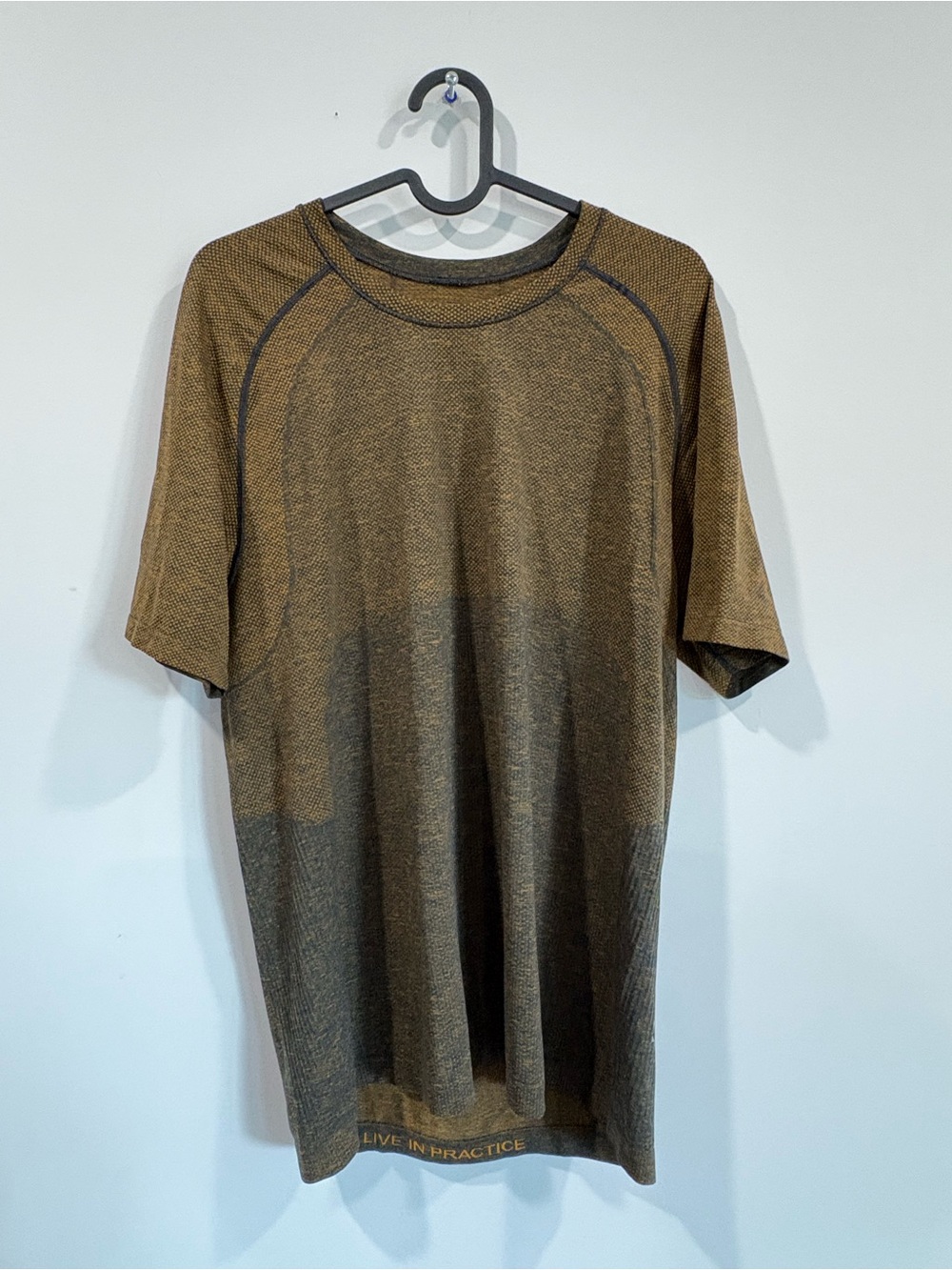 Lululemon Mens M Metal Vent Tech Running Short Sleeve T-Shirt Brown Yellow